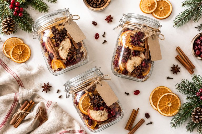 Christmas Simmer Pot Recipes That Make the Best Homemade Gifts